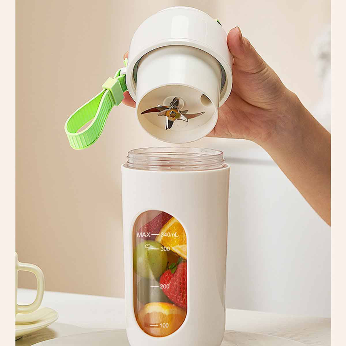 Portable juicer, 12 blades