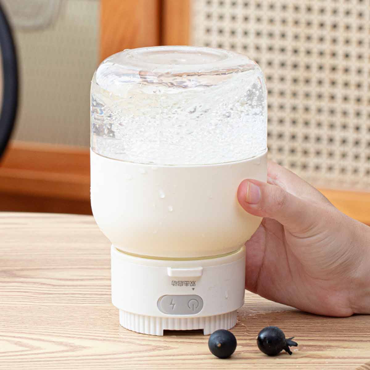 Electric juicer, portable juicer cup with straw